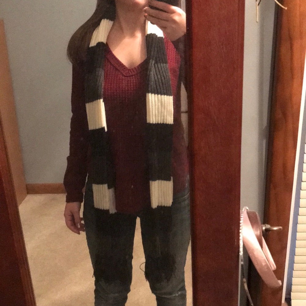 Scarf - Picture 6 of 6